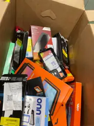 Walmart phone accessories — Photo 3