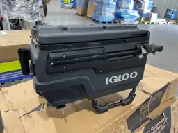 Igloo Trailmate 70-Qt. Rolling Cooler — Photo 2