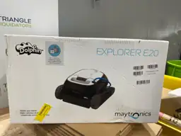 Dolphin Explorer E20 Pool Cleaner — Photo 3